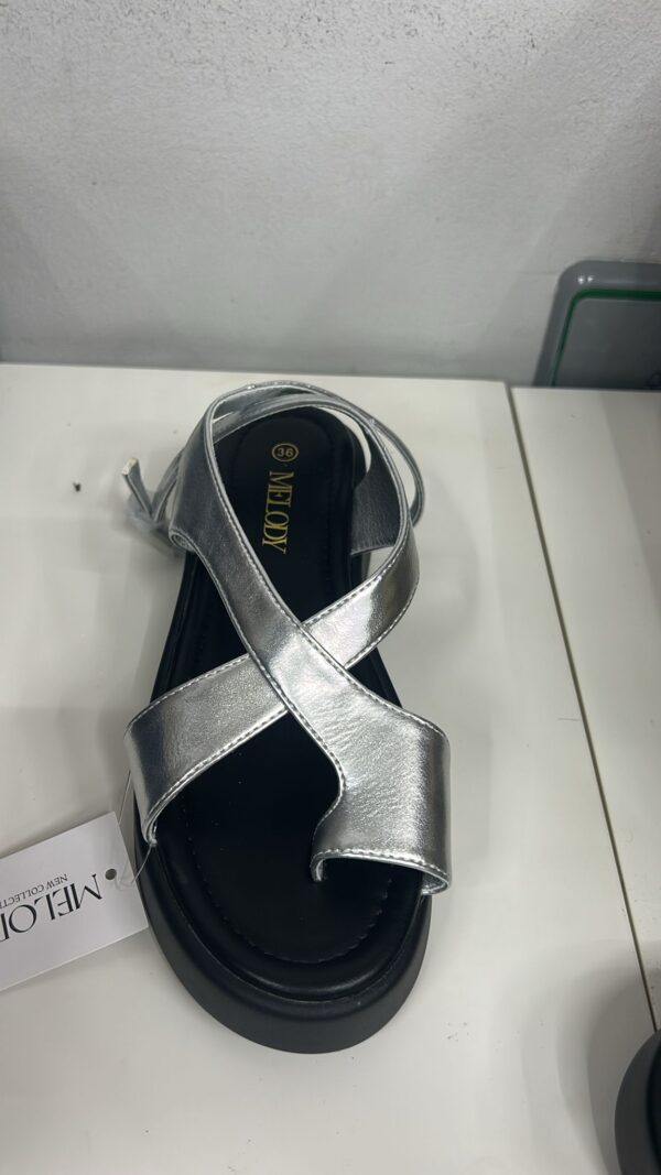 SANDALIA PLATA DEDO - Imagen 1