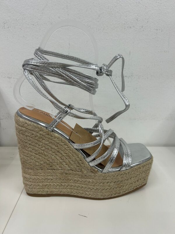 SANDALIA PLATA ATADA - Imagen 1