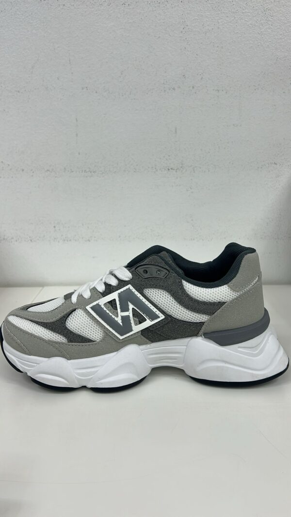 NEW B GRISES - Imagen 1