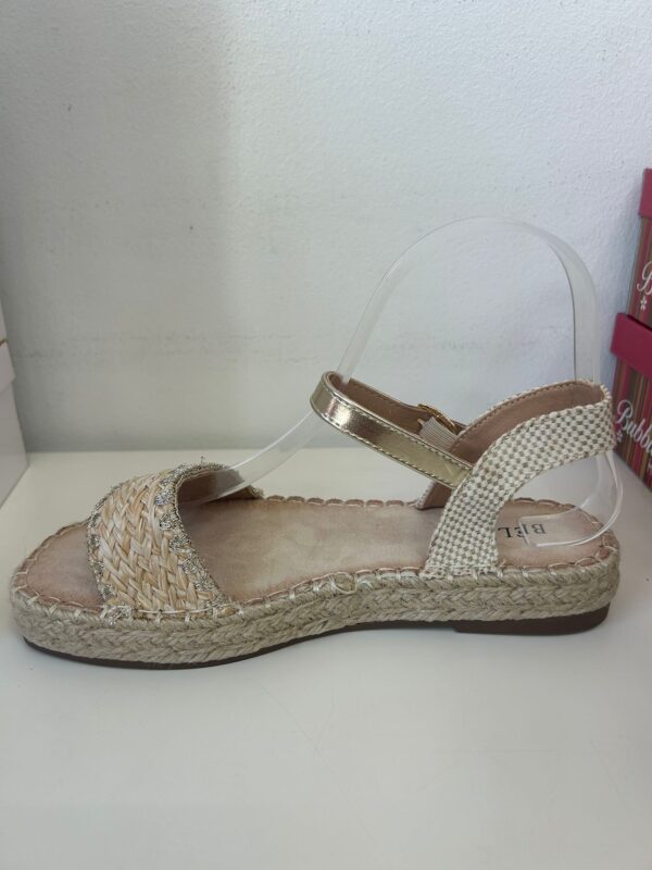 SANDALIA PLANA DORADO - Imagen 1