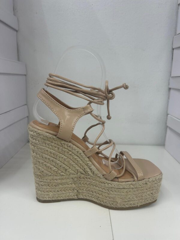 SANDALIAS NUDOS BEIGE - Imagen 1