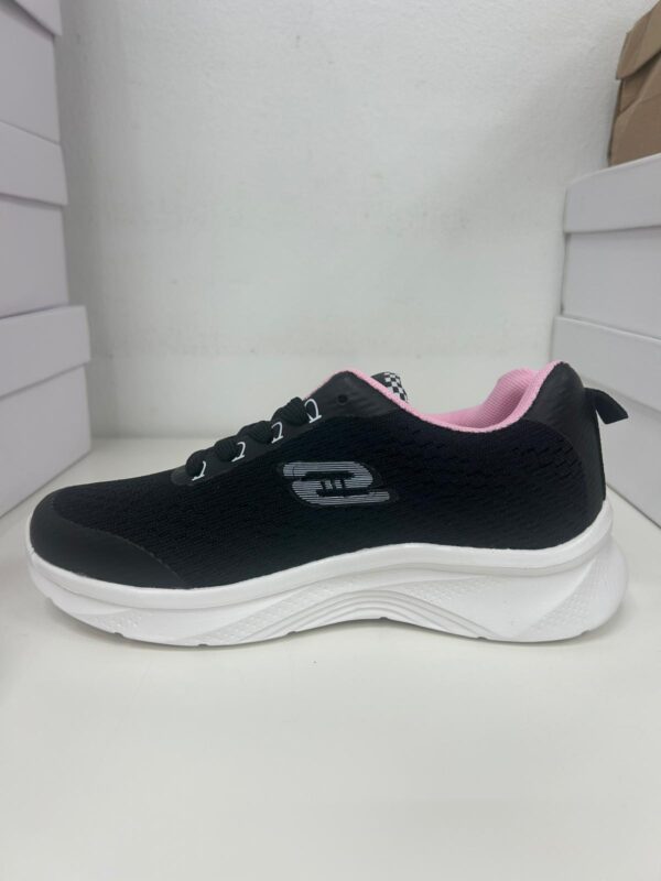 SKECHERS NEGRAS - Imagen 1