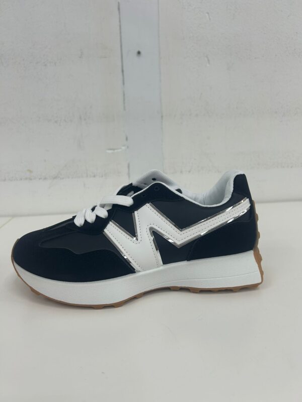 DEPORTIVA N NEGRAS - Imagen 1