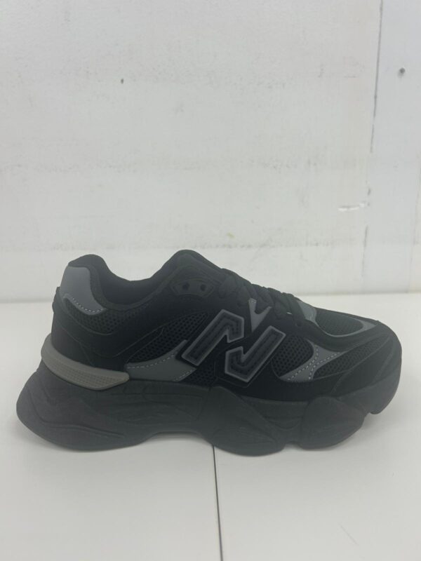 NEW BALANCE NEGRAS - Imagen 1