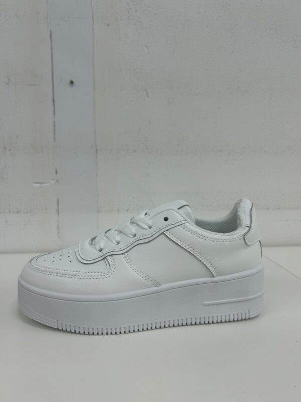 DEPORTIVA WHITE - Imagen 1