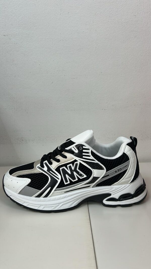 DEPORTIVA MK NEGRA - Imagen 1