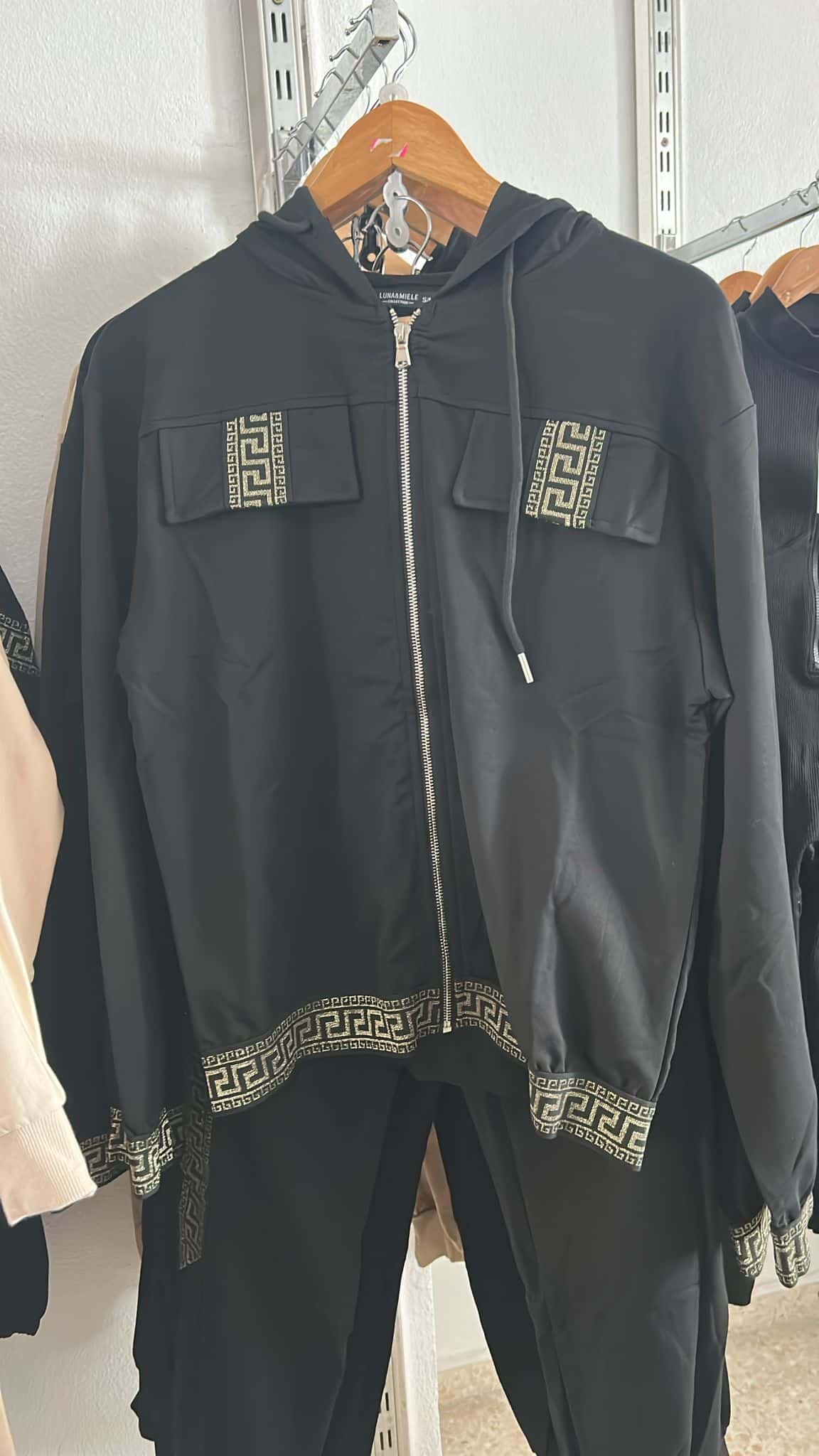 Imagen de WhatsApp 2025-09-04 a las 15.35.06_3ff4d803 CHANDAL VERSACE - Imagen 2