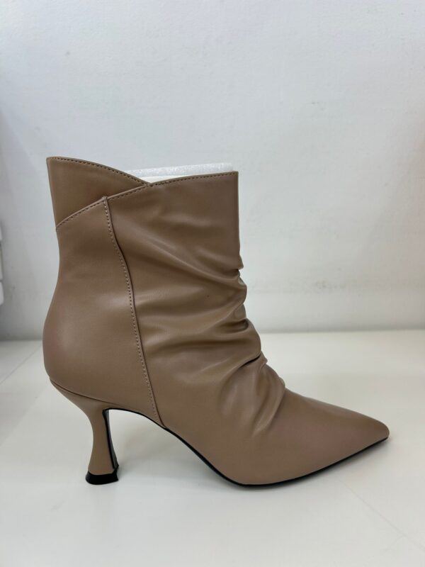 BOTA POLIPIEL ARRUGADA KAKI - Imagen 1