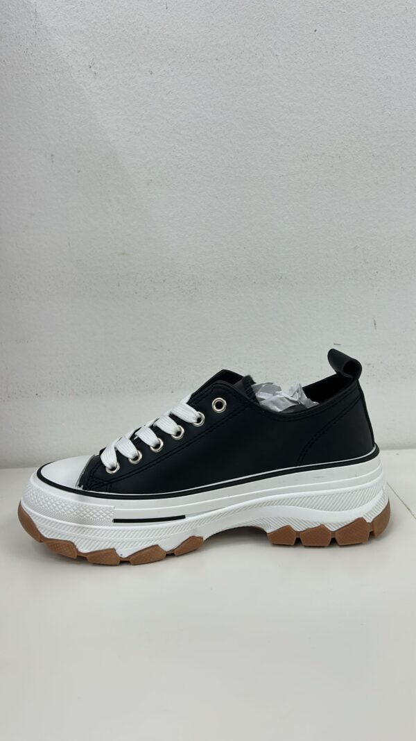 CONVERSE BAJA PLATAFORMA POLIPIEL NEGRA - Imagen 1