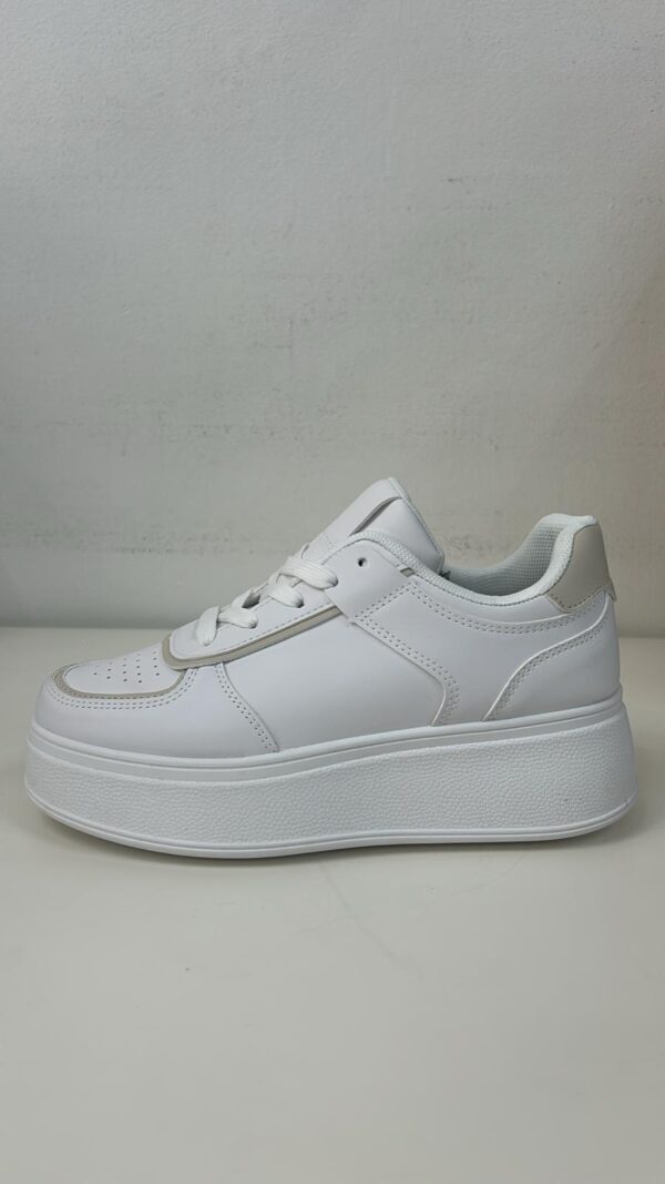 DEPORTIVA AIR BEIGE - Imagen 1