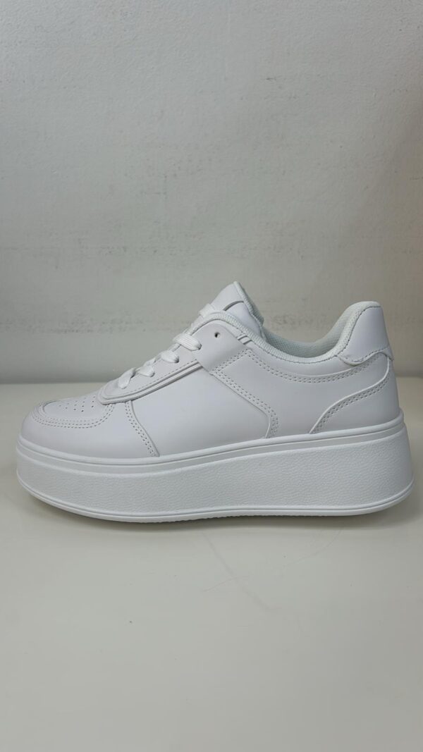 DEPORTIVA AIR BLANCA - Imagen 1