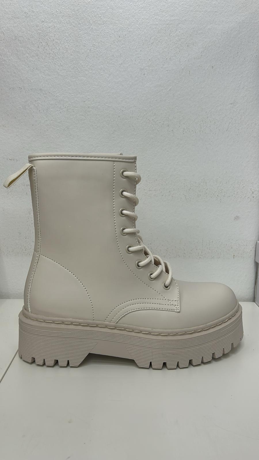 Imagen de WhatsApp 2025-10-31 a las 13.28.11_01380b35 BOTA MILITAR BEIGE - Imagen 1