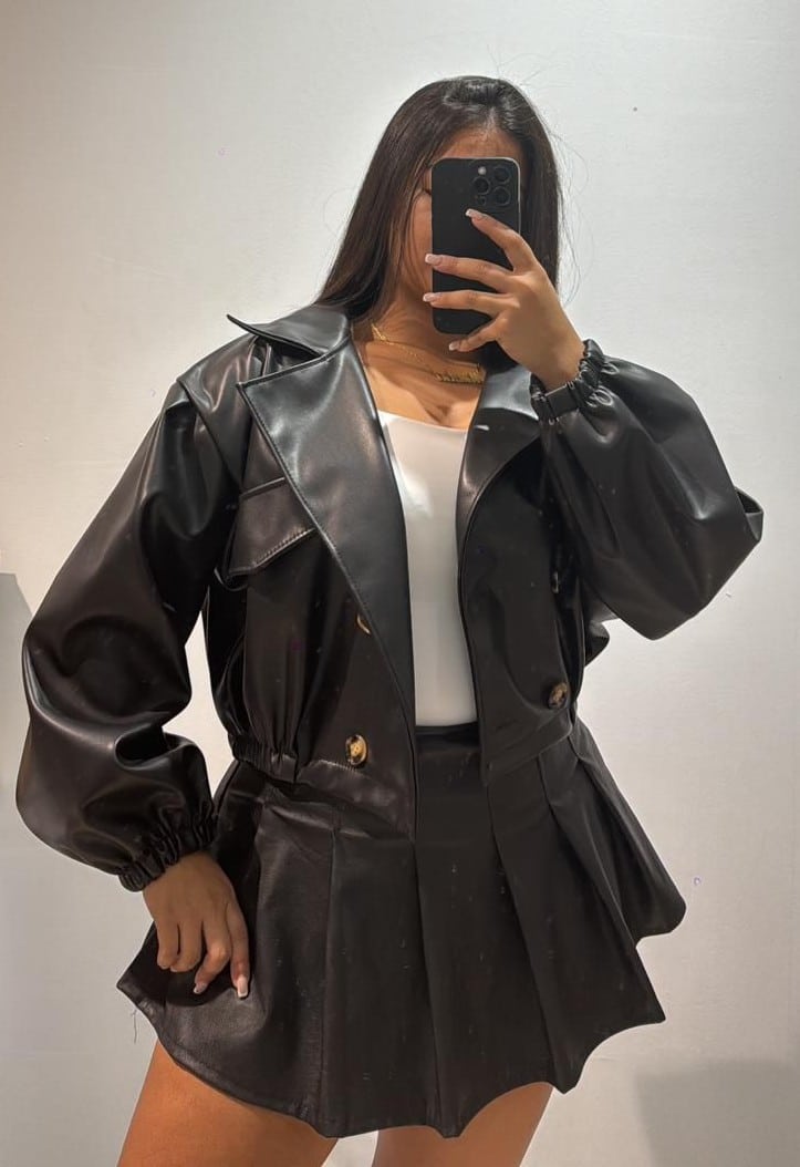 Imagen de WhatsApp 2025-11-04 a las 18.02.41_efee99f6 CHAQUETA OVERSIZE POLIPIEL - Imagen 1
