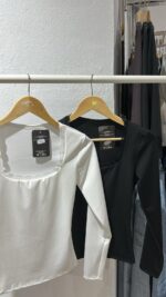 CAMISETA ESCOTE ENCAJE - Imagen 2