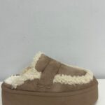 UGG TAUPE