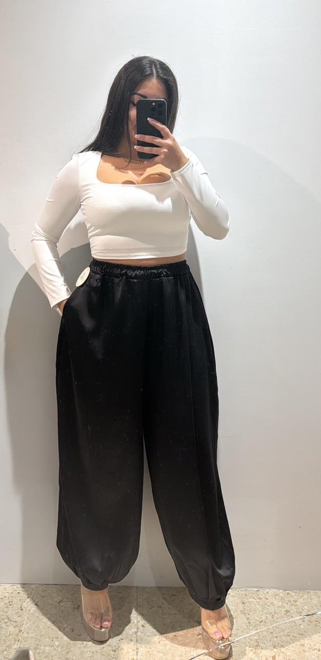 WhatsApp Image 2026-01-14 at 18.50.23 PANTALON SATINADO - Imagen 1