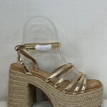 SANDALIA TIRAS TACON DORADA