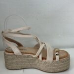 SANDALIA BEIGE CRUZADA ANILLO