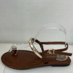 SANDALIA PLANA ANILLO MARRON