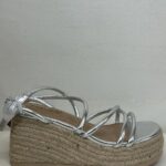 SANDALIA VIRAL CRUZADA PLATA