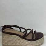 SANDALIA VIRAL CRUZADA MARRÓN