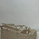 SANDALIA VIRAL CRUZADA DORADA