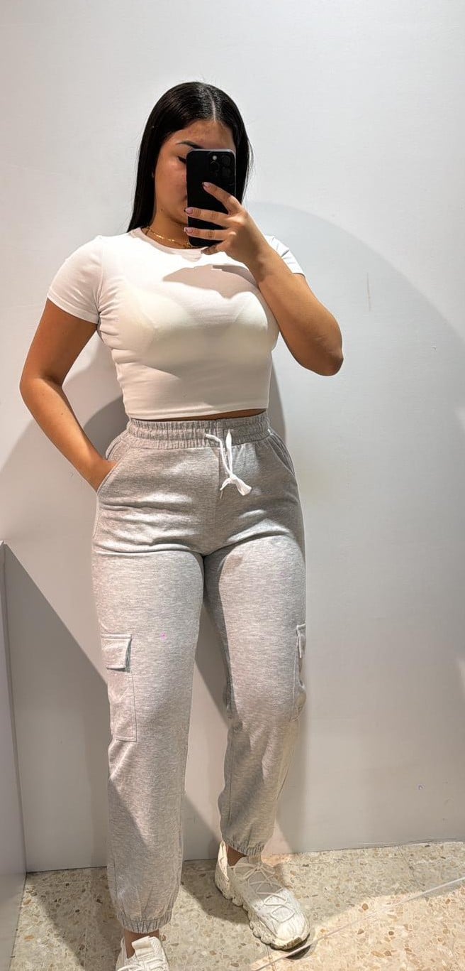 WhatsApp Image 2026-02-17 at 18.37.57 PANTALON JOGGER BOLSILLO - Imagen 1