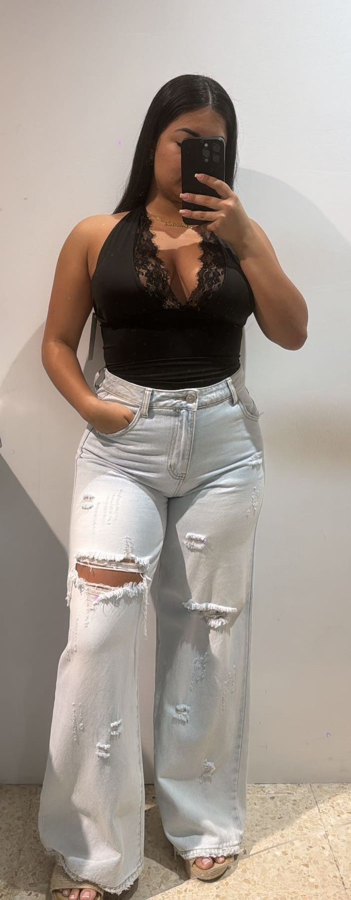 WhatsApp Image 2026-04-09 at 19.24.30 TOP HALTER ENCAJE - Imagen 1