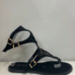 CHANCLAS TACHUELAS NEGRAS