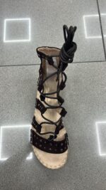 SANDALIA ROMANA TACHES MARRON