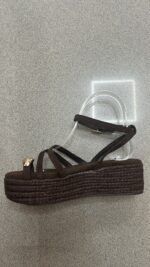 SANDALIA DOS TIRAS ANILLO MARRON - Imagen 2