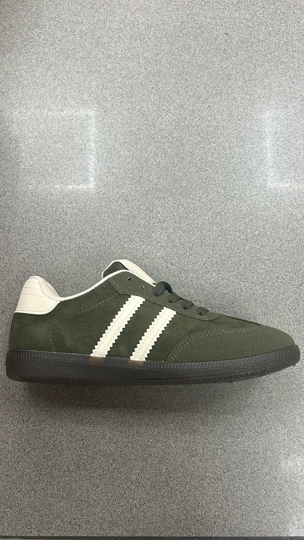 WhatsApp Image 2026-08-13 at 13.21.37 DEPORTIVA SAMBA LOW VERDE - Imagen 1