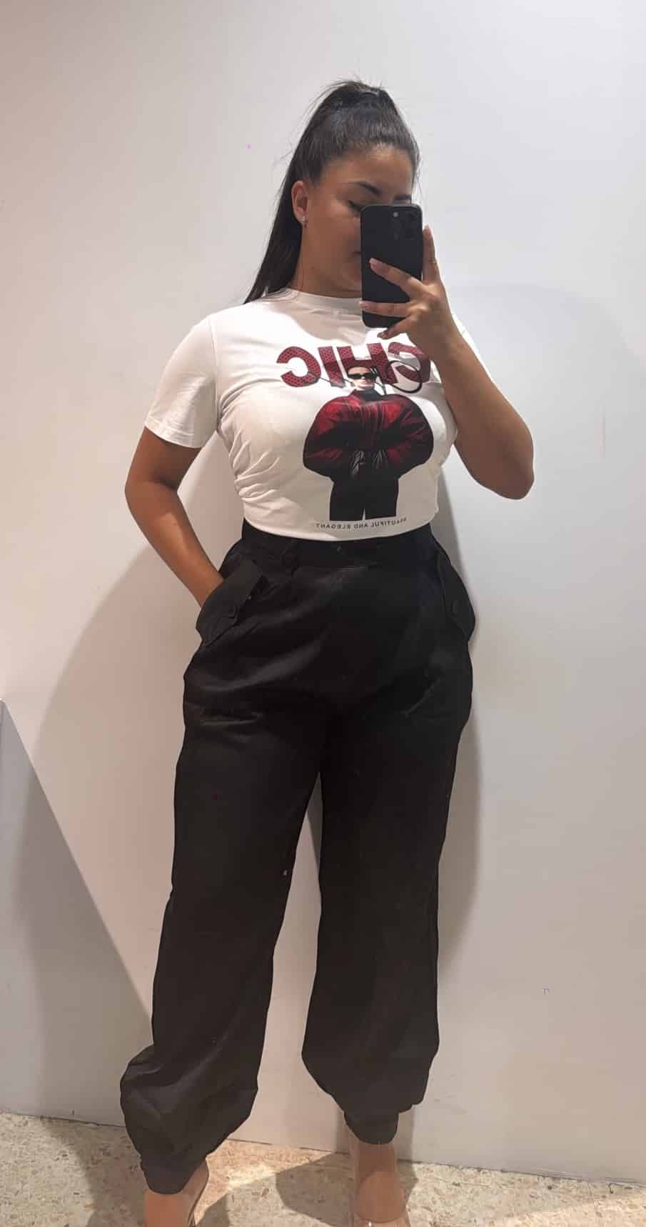 WhatsApp Image 2026-08-17 at 15.00.45 CAMISETA CHIC - Imagen 1