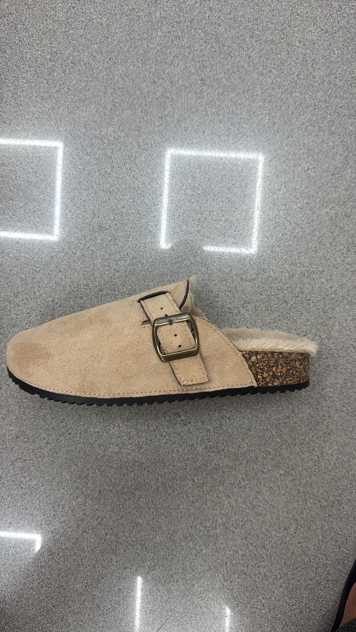 WhatsApp Image 2026-08-18 at 17.23.26 ZUECO PELUDO BEIGE - Imagen 1