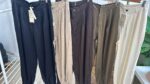 PANTALÓN SATINADO PUÑO BOTONES - Imagen 2
