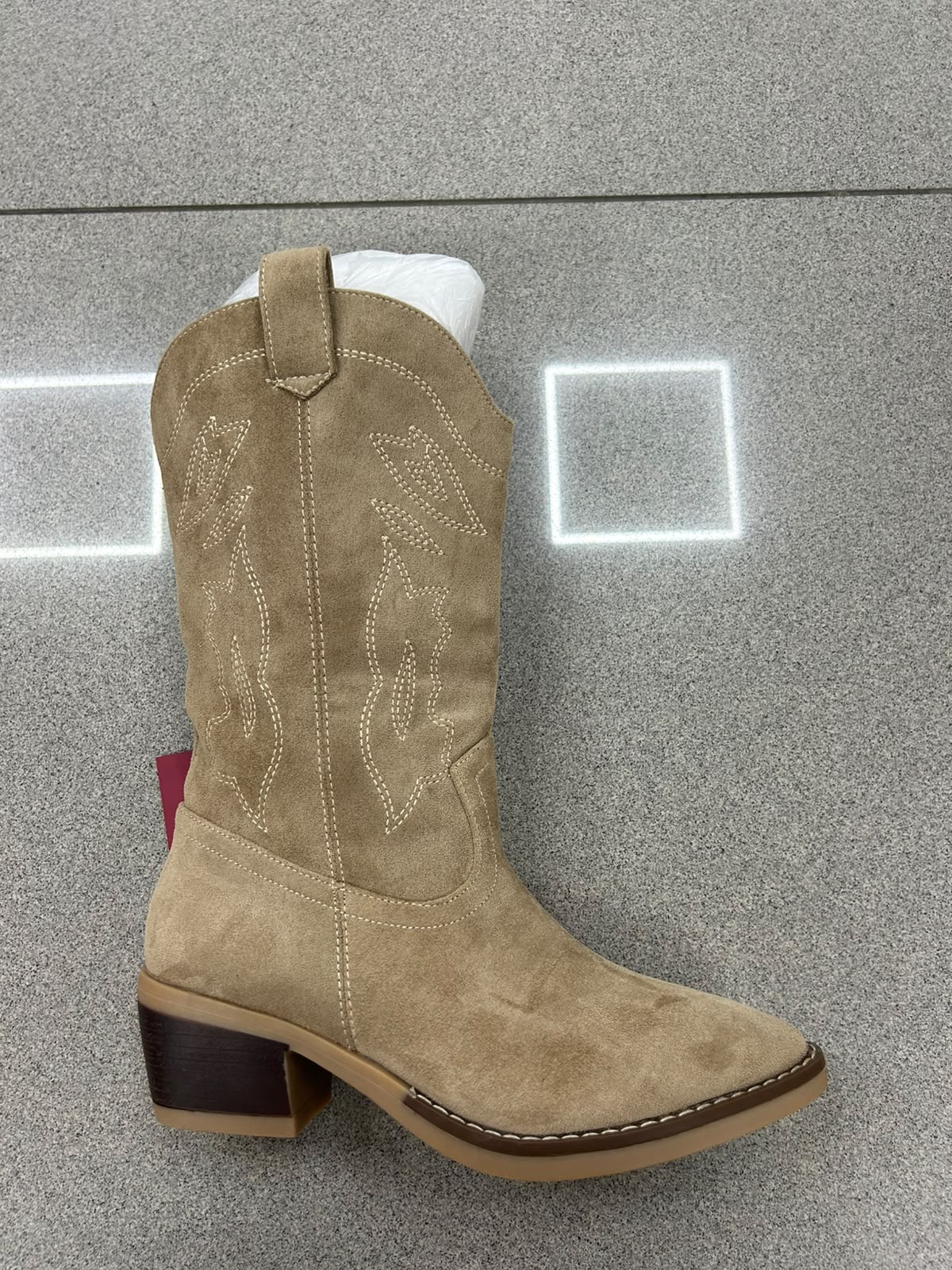 WhatsApp Image 2026-08-25 at 17.35.11 COWBOY CLASICA KAKI - Imagen 1