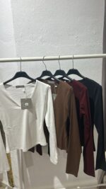 CAMISETA PICO BÁSICA - Imagen 2