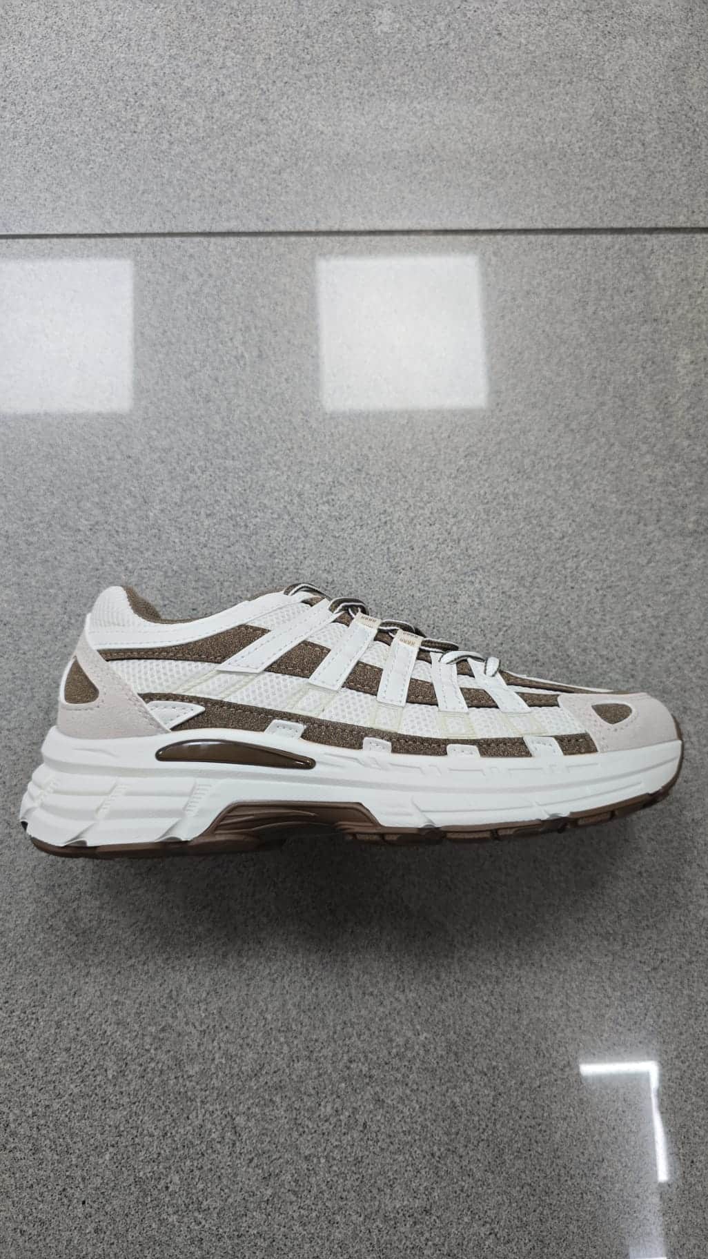 a3f52945-b039-4eb1-85f9-d4b38ba355b3 DEPORTIVA BEIGE 6000 - Imagen 1
