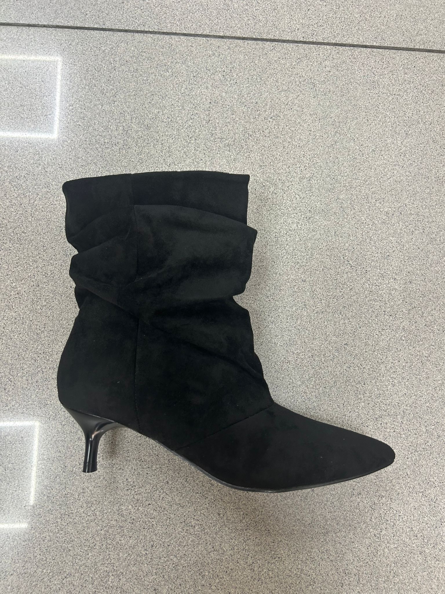WhatsApp Image 2026-09-03 at 17.12.16 BOTA FRUNCIDA TACON BAJO NEGRO - Imagen 1