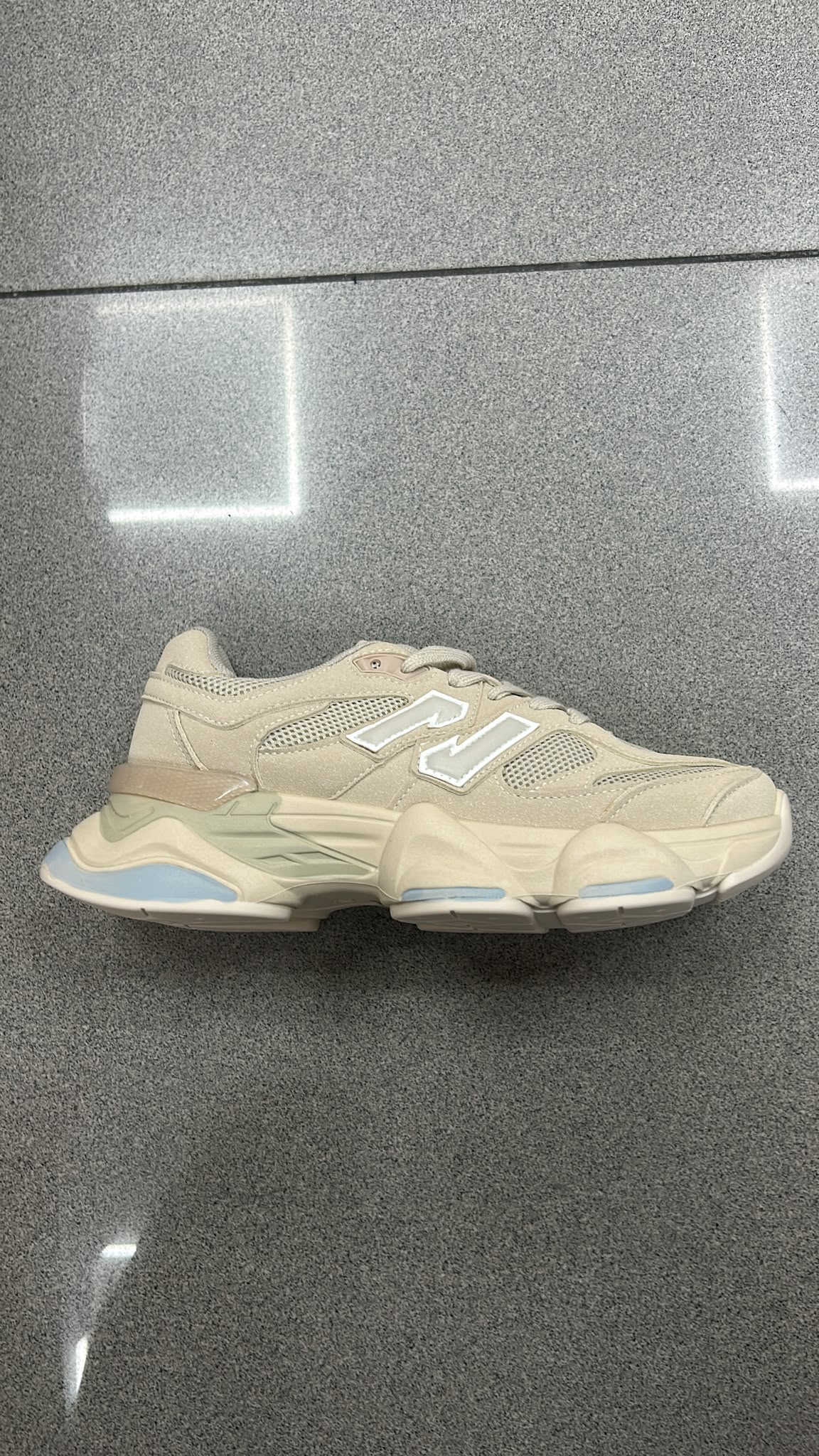 WhatsApp Image 2026-09-15 at 17.58.03 NEW BALANCE BEIGE - Imagen 1
