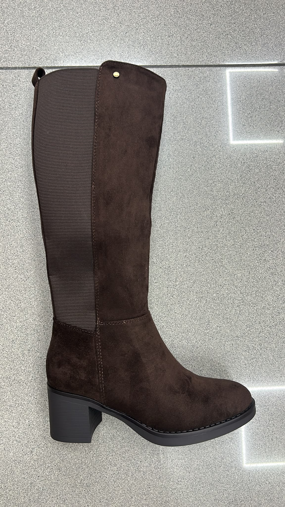 WhatsApp Image 2026-09-15 at 18.10.52 BOTA CAMPERA TACON MARRON - Imagen 1