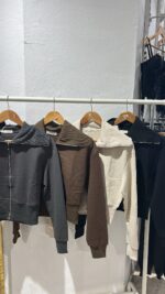 CHAQUETA SOLAPA - Imagen 2