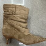 BOTA BAJA FRUNCIDA CEREZA KAKI