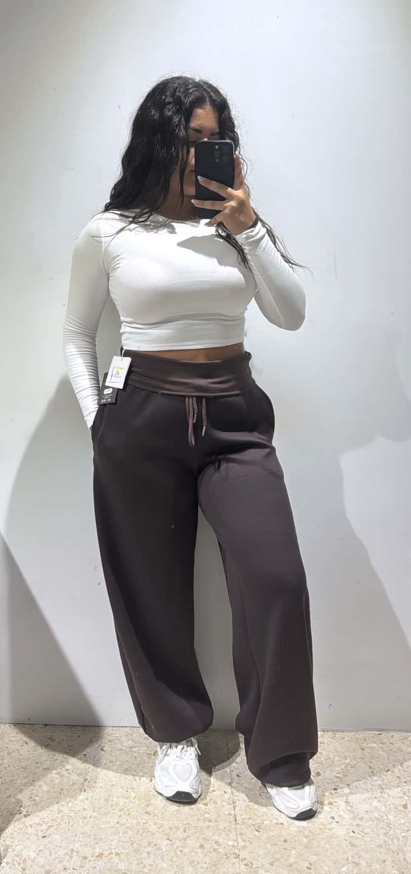 WhatsApp Image 2026-10-06 at 15.35.57 PANTALÓN BERSHKA - Imagen 1