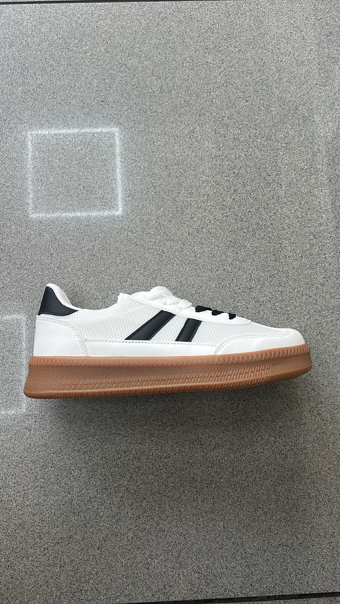 WhatsApp Image 2026-10-15 at 16.46.44 DEPORTIVA DOS LÍNEAS BLANCA - Imagen 1