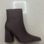 BOTA T CUADRADO ANCHO CAÑA BAJA MARRON