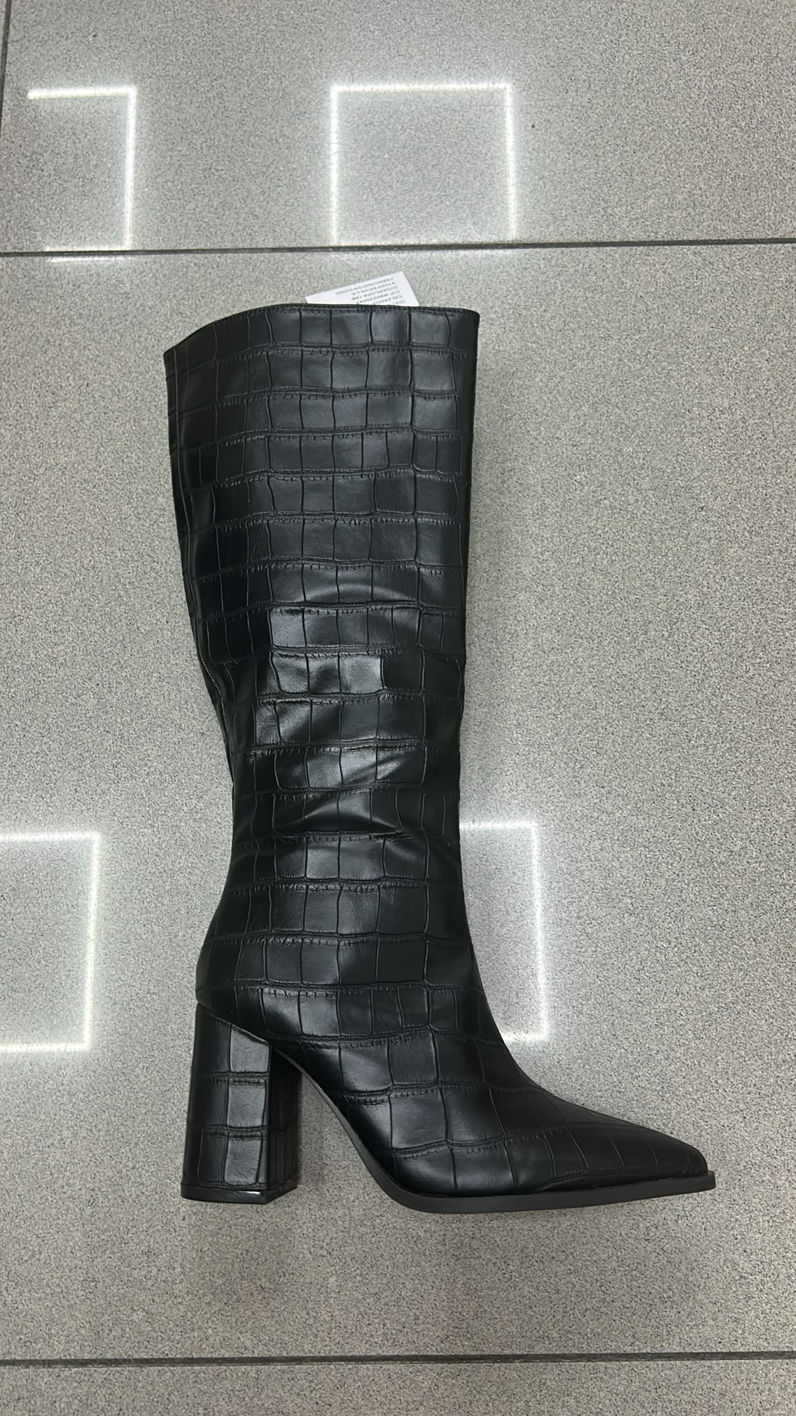 WhatsApp Image 2026-10-15 at 17.01.17 BOTA ALTA POLIPIEL ESCAMAS NEGRAS - Imagen 1
