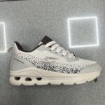 SKECHERS BEIGE Y MARRÓN