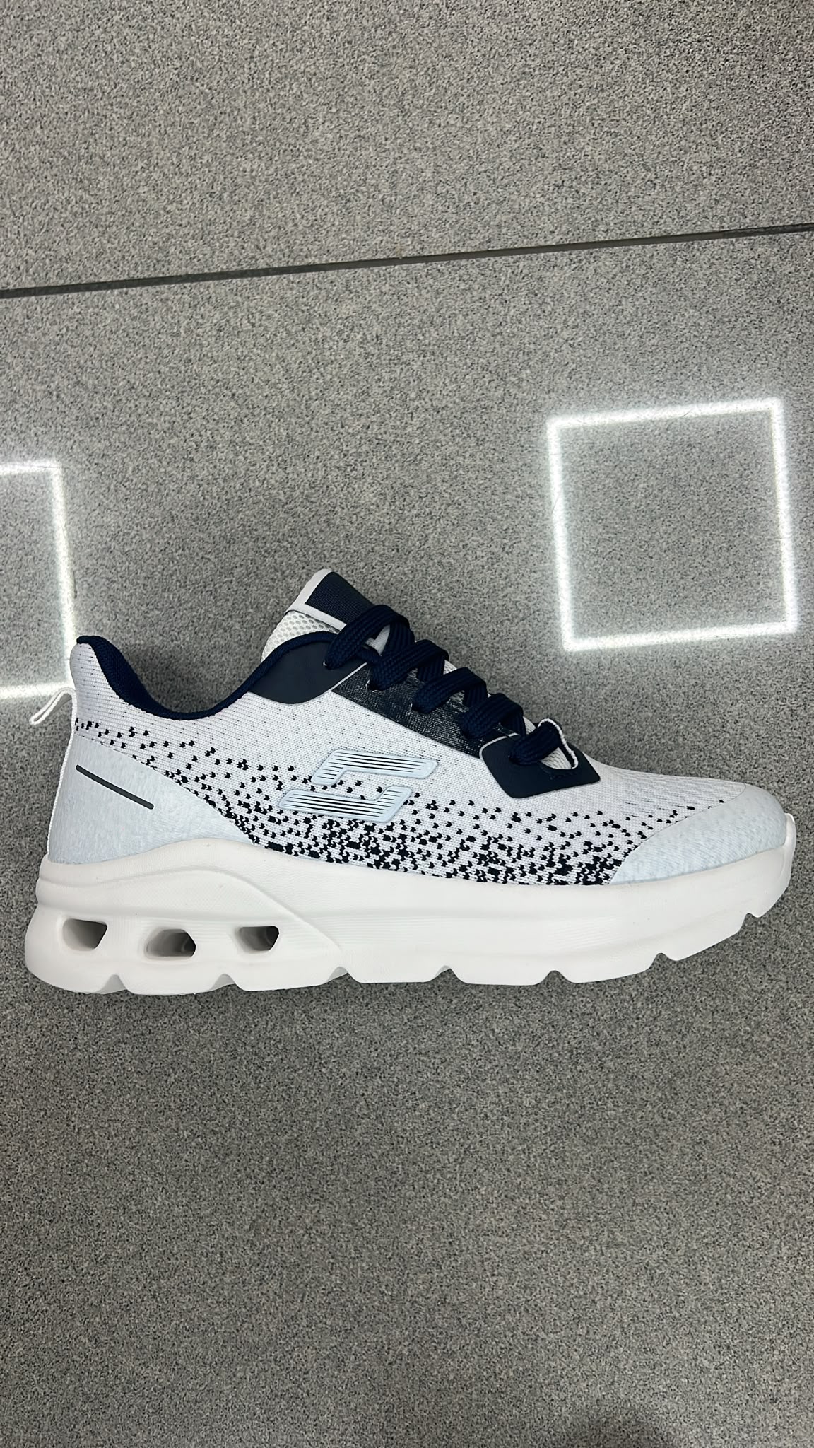 WhatsApp Image 2026-10-19 at 12.02.44 SKECHERS AZUL CLARO - Imagen 1