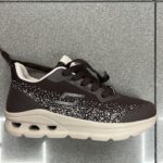 SKECHERS MARRÓN